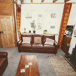 Burton House בית נופש